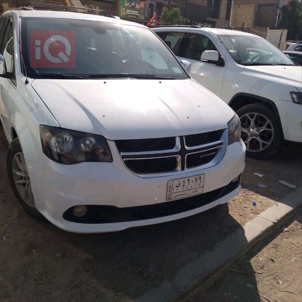 دودج جراند كارافان